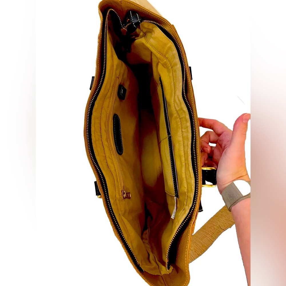 NWT Modus Rio Shoulder Bag - Picture 3 of 3